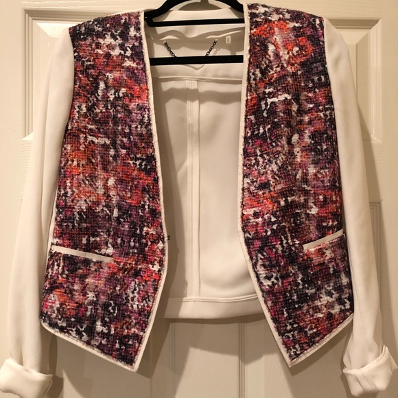 Elie Tahari Jackets & Blazers - Elie Tahari Tweed front blazer